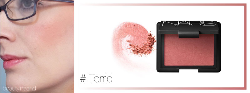 Nars Blush ขนาดมินิ สี Torrid 3.5 g   บลัชออนชื่อดังที่ได้รับรางวัล Best of Sephora's Best Blush ถึง 3 ปีซ้อน โดยถือเป็น บลัชที่ดีที่สุดสำหรับแต่งหน้าในเรื่องเม็ดสีเนียนเป็นธรรมชาติอย่างที่คุณคาดไม่ถึง อีกทั้งยังติดแน่นทนนานตลอดวัน  สีส้มอันเป็นเอกลัษกณ์จาก Nars มาพร้อมประกายกลิตเตอร์สีทอง ที่จะทำพวงแก้มของคุณสวยโดดเด่น เป็นธรรมชาติ 