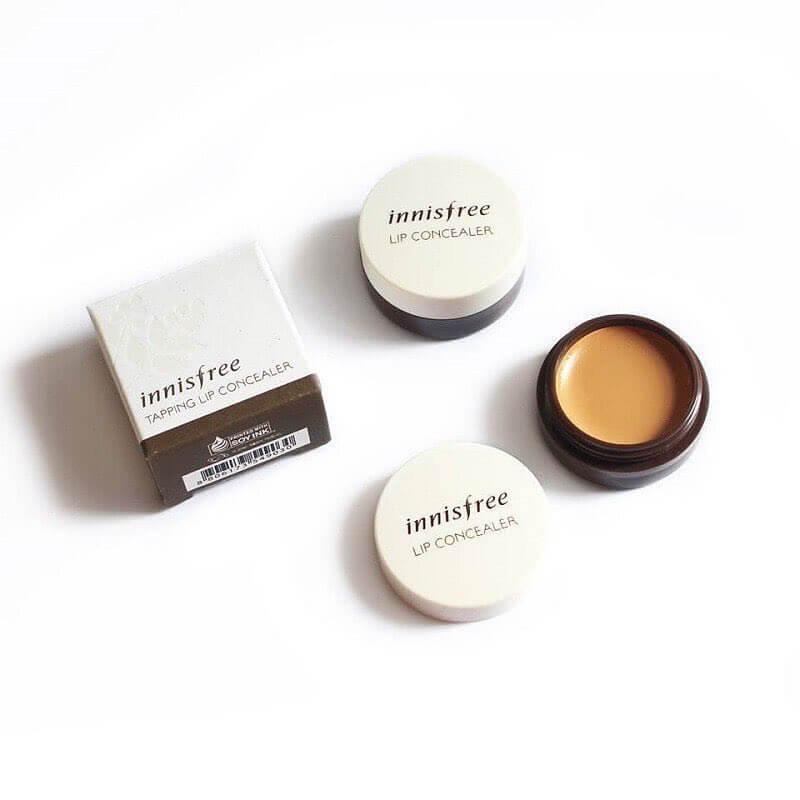 Innisfre Tapping Lip Concealer 3.5 g  คอนซีลเลอร์ปิดขอบปาก ช่วยปกปิดรอยตำหนิ มีส่วนผสมของ Mineral powder จากธรรมชาติ ซึ่งมีประสิทธภาพในการช่วยบำรุงผิวให้สุขภาพดี ดูสว่างและเป็นธรรมชาติ ให้ความชุ่มชื้นและความยืดหยุ่น 